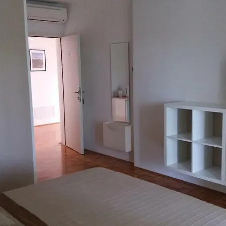 Apartments And Rooms Mofardin 3*