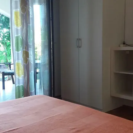 Apartments And Rooms Mofardin