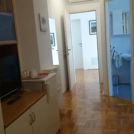 Guest house Apartments And Rooms Mofardin 3*