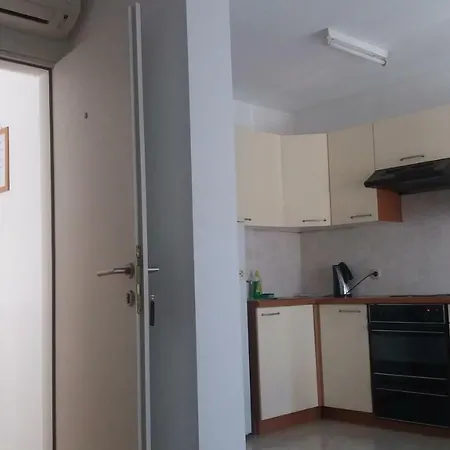 Apartments And Rooms Mofardin