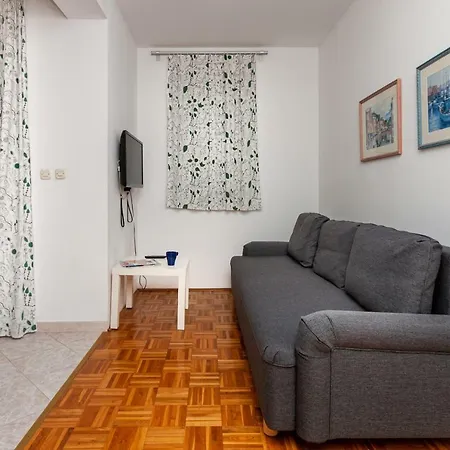 Apartments And Rooms Mofardin 3*