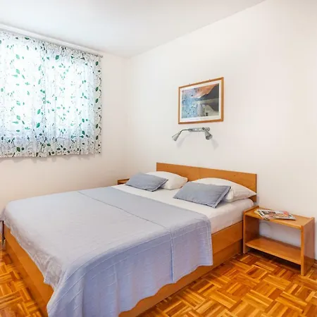 Apartments And Rooms Mofardin Guest house