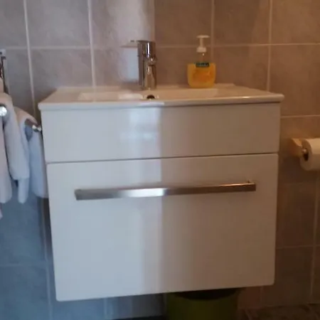 Apartments And Rooms Mofardin