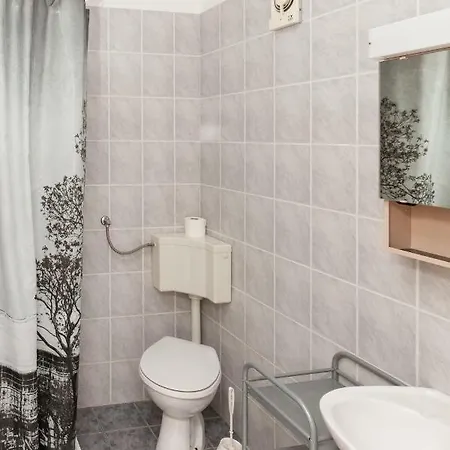 Guest house Apartments And Rooms Mofardin 3*