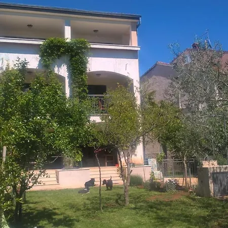 Apartments And Rooms Mofardin Guest house Rovinj