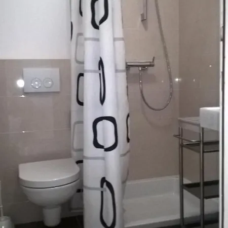 Guest house Apartments And Rooms Mofardin 3*