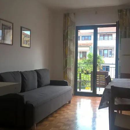 Guest house Apartments And Rooms Mofardin